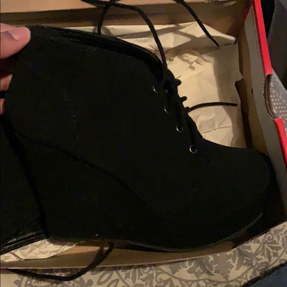 Boots Like New